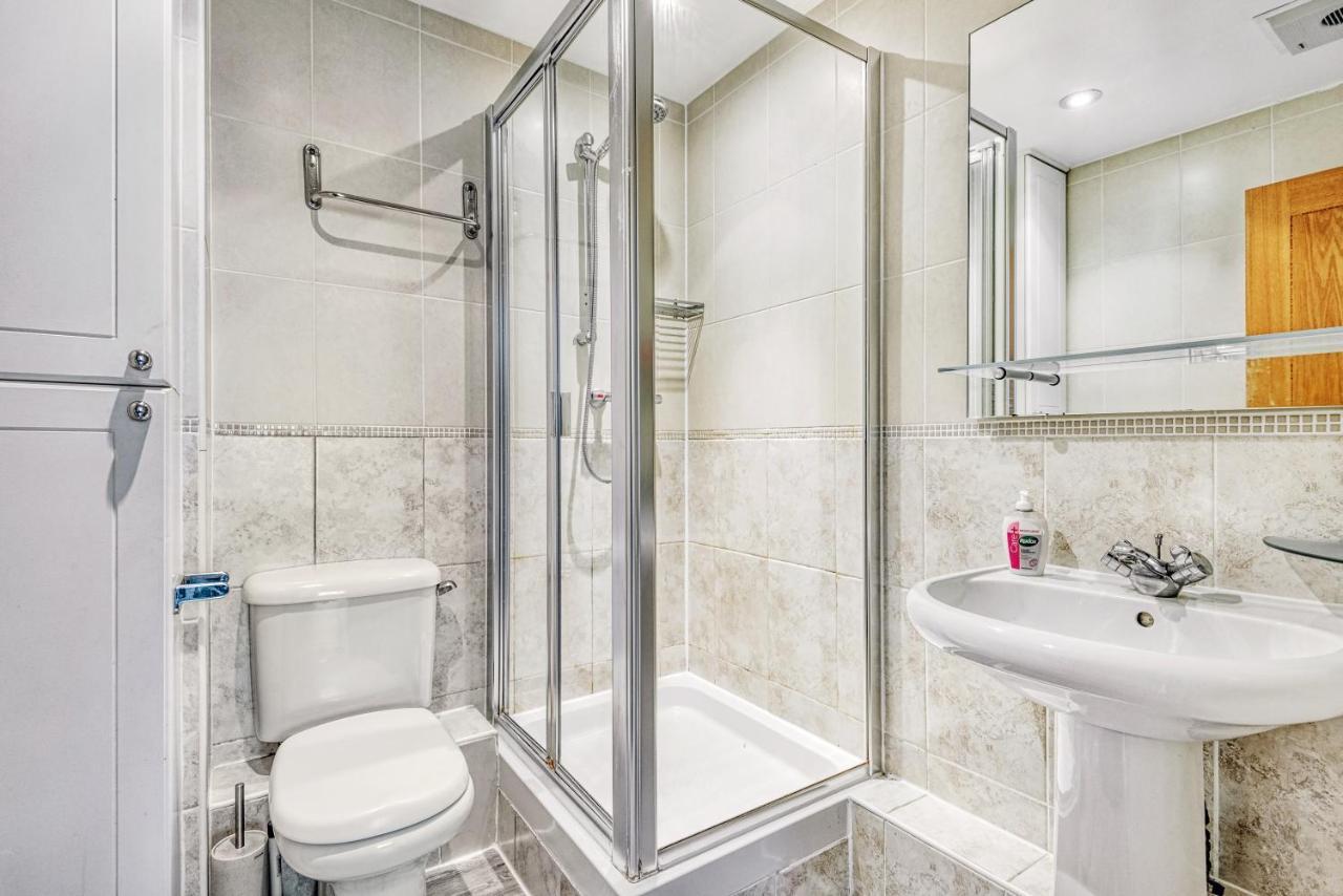 Riverside 2-bedroom Appartement Londres