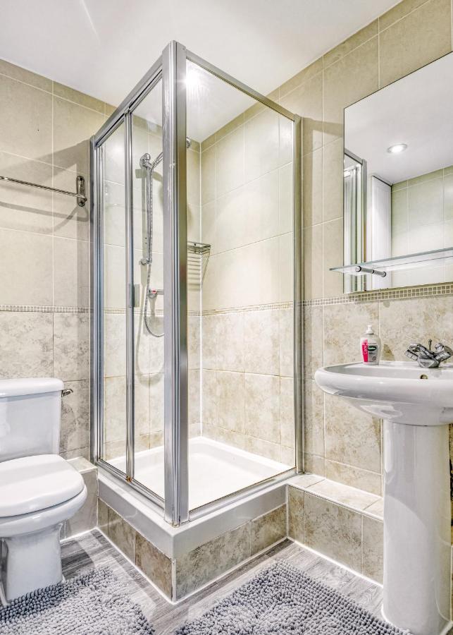 Riverside 2-bedroom Appartement Londres